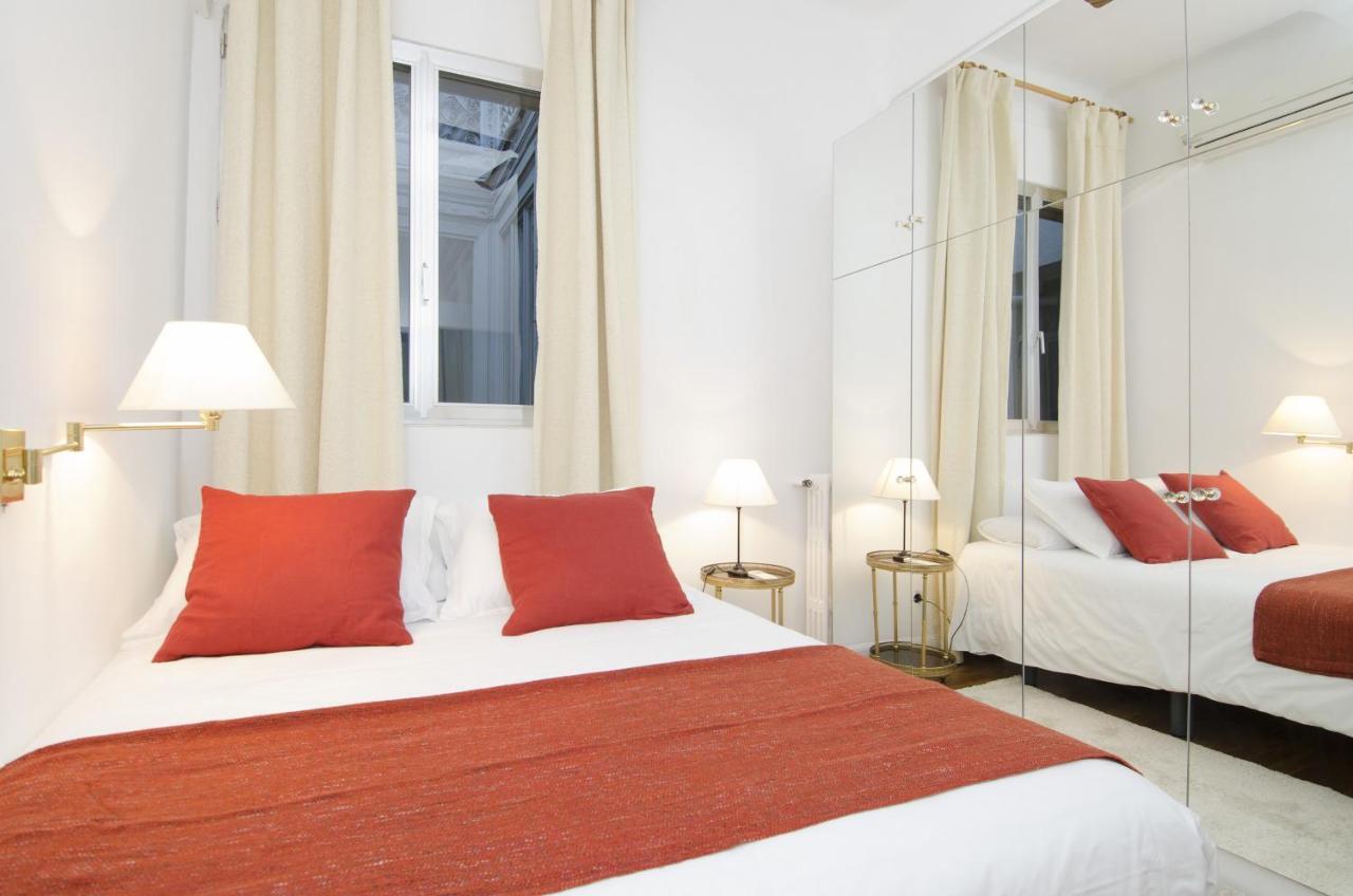 Apartamento Paseo Del Prado II En Madrid Luaran gambar