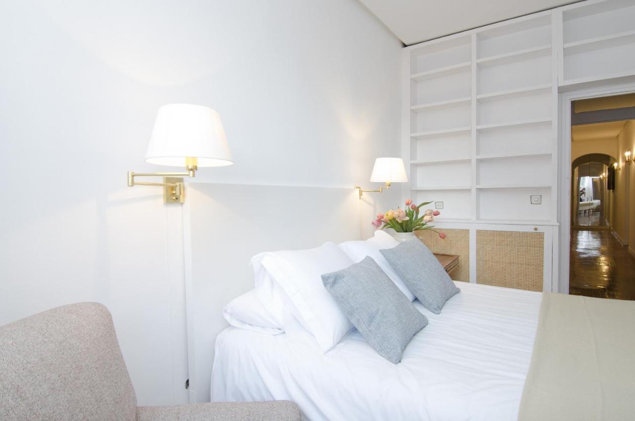 Apartamento Paseo Del Prado II En Madrid Luaran gambar